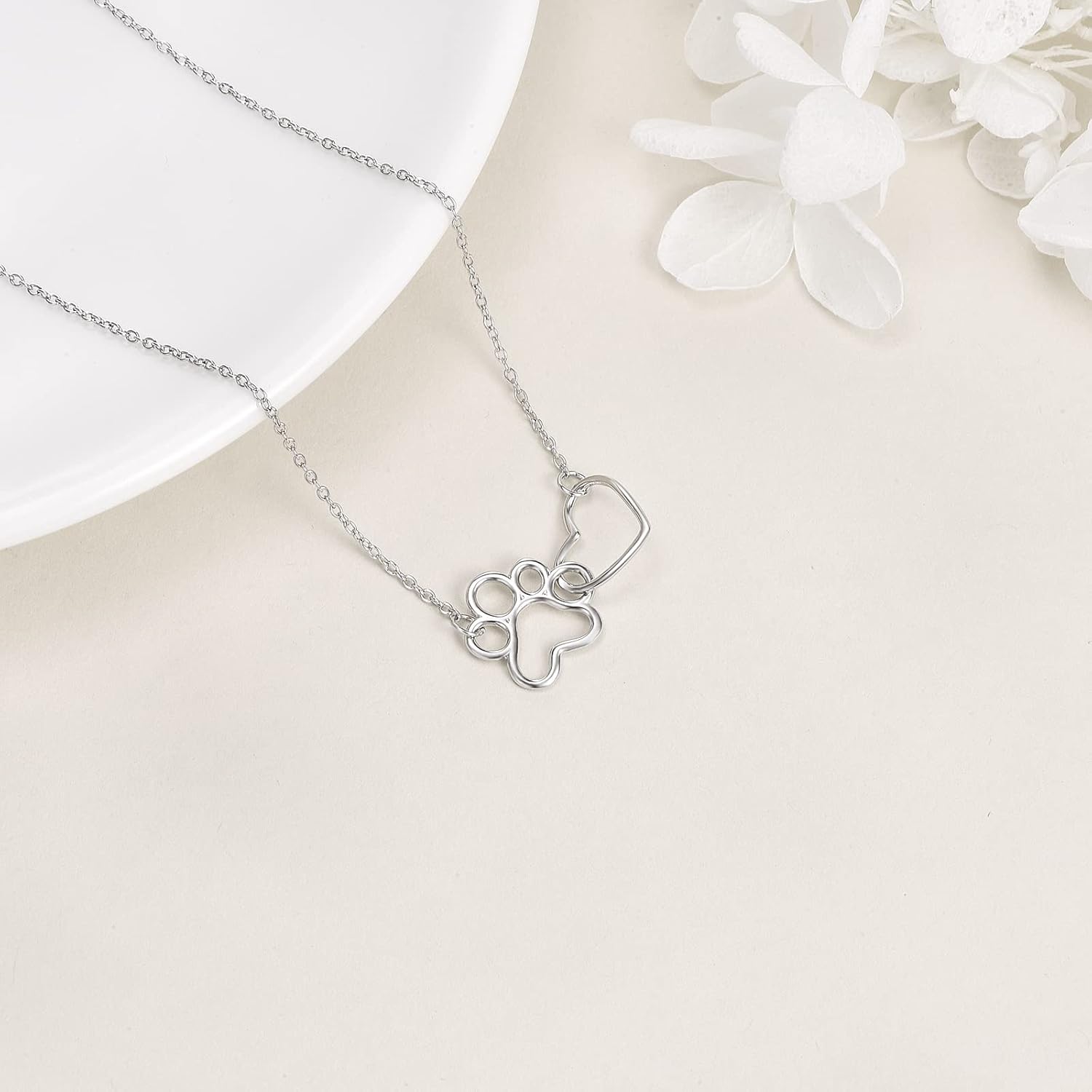ILYA – Elegante Pfoten-Halskette aus 925er Sterlingsilber mit bezauberndem Herz-Kristallanhänger