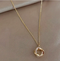 Pendel Halskette aus Gold & verziert mit Diamanten