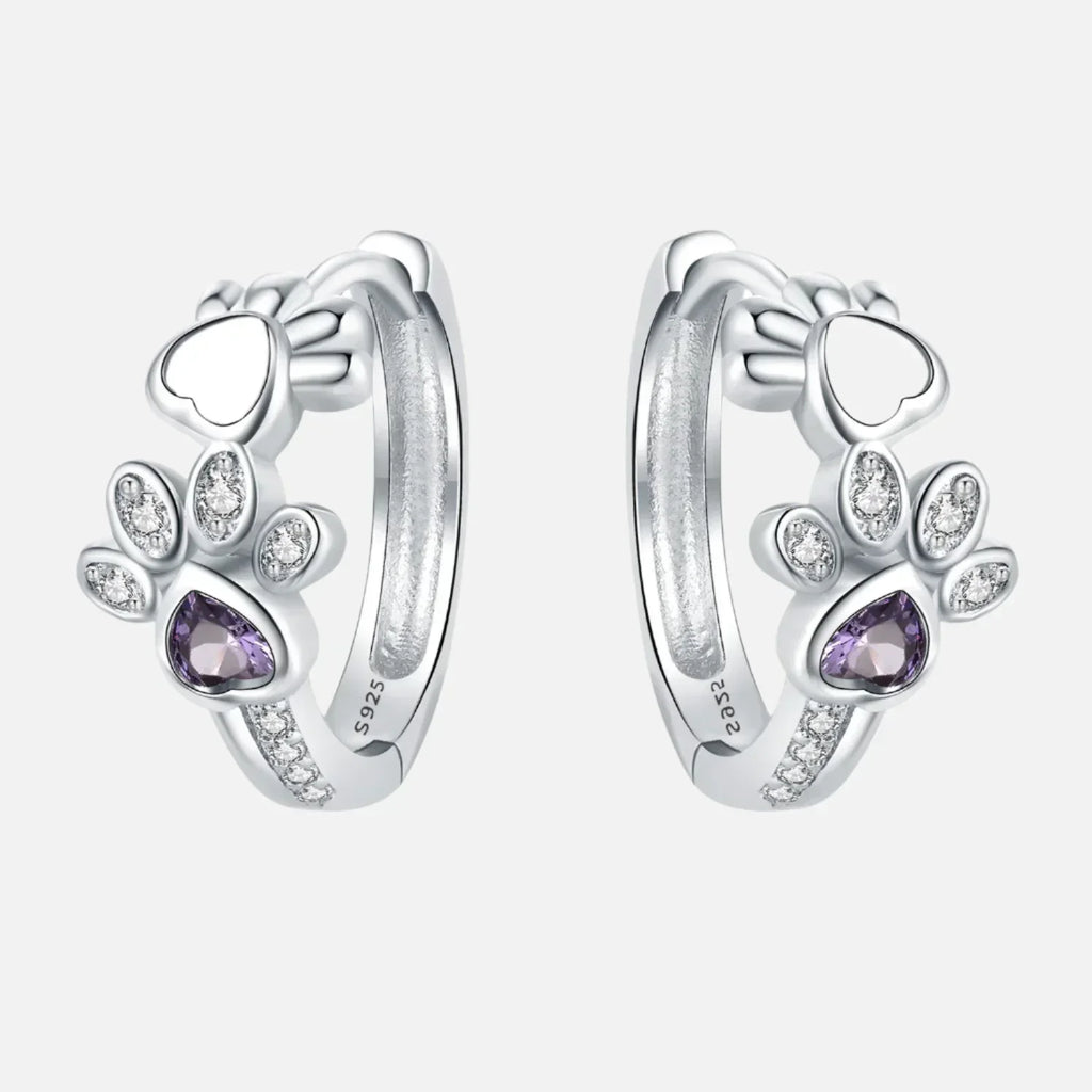 Elegante ILLA Pfoten-Huggie-Ohrringe aus 925er Sterlingsilber mit funkelnden Zirkonia und Herzstein
